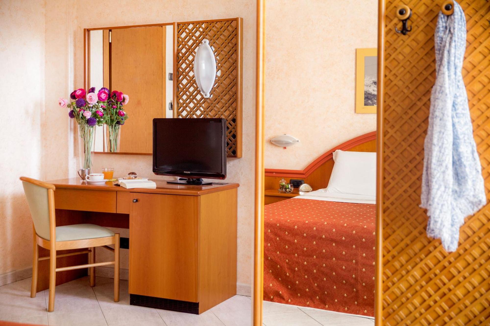 Hotel Gabriella Diano Marina Eksteriør bilde