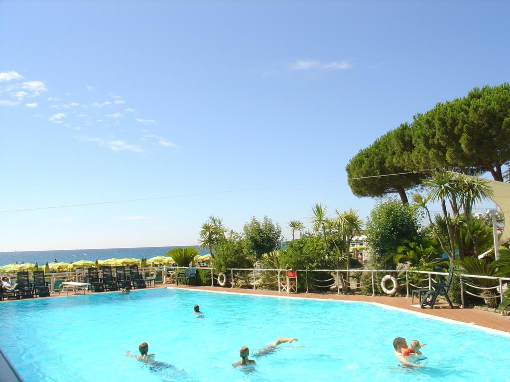 Hotel Gabriella Diano Marina Eksteriør bilde